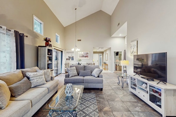 TV, offices - All-Suite Shipyard Plantation Home with Decks, Fairway Views & Gas Grill (Hilton Head)