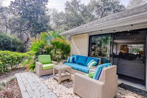 Terrace/patio - Golf course-front townhome near beach with two patios, balcony, & pool access (Hilton Head)