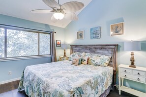 Desk, iron/ironing board, WiFi, bed sheets - Chic beach condo with direct beach access, on-site pool, & private balcony (Hilton Head)