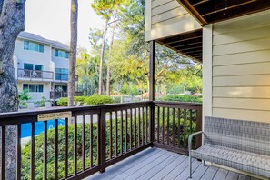 Property grounds - Pool View Villa |Walking distance to Coligny Beach and Shops (Hilton Head)