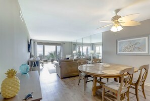 Interior - Oceanfront condo with a washer/dryer, central AC, pool, hot tub & beach access (Hilton Head)
