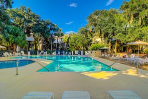 Pool - Ideally located island gem with an outdoor pool (Hilton Head)
