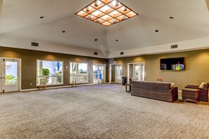 Interior - Coastal Condo with Pool, Hot Tub, Tennis, Fast WiFi, AC, & W/D - Near the Beach (Hilton Head)