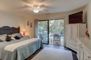 3 bedrooms, iron/ironing board, WiFi, bed sheets - Comfortable Townhome with WiFi, Screened Porch, Shared Pool &. Tennis Court (Hilton Head Island)