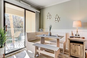 Interior - Cozy condo with pools, hot tub, tennis, gym & beach access (Hilton Head)
