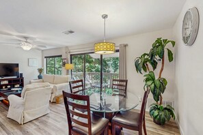 TV, offices - Stylish Island Retreat w/ Pool: Near Beach, Dining, Shops & Golf (Hilton Head)