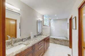 Shower, hair dryer, towels - Spacious Home with Gourmet Kitchen, Private Pool, & WiFi - Steps from the Beach (Hilton Head)