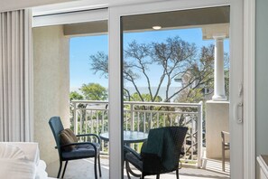 Interior - Coastal condo on the beach w/ panoramic views, beach access & a shared pool (Hilton Head)
