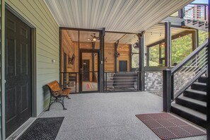 Terrace/patio - A Quiet Edisto Retreat Tucked Beneath the Live Oaks - dog friendly! (Edisto Island)