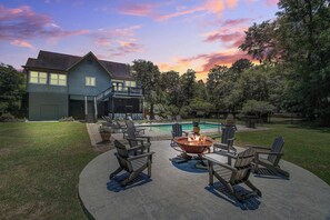 Terrace/patio - A Quiet Edisto Retreat Tucked Beneath the Live Oaks - dog friendly! (Edisto Island)