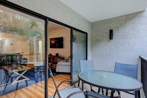 Outdoor dining - Family-friendly condo near the beach with balcony, central AC, & shared pool (Hilton Head)