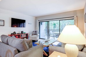 TV - Family-friendly condo near the beach with balcony, central AC, & shared pool (Hilton Head)