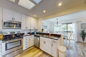 Fridge, microwave, oven, stovetop - Coastal resort condo with pool, tennis courts, beach access, golf, new deck (Hilton Head)