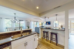 Interior - Coastal resort condo with pool, tennis courts, beach access, golf, new deck (Hilton Head)