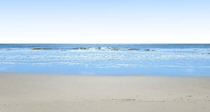 Top-floor Fiddler’s Cove condo with resort pools, hot tub & beach access