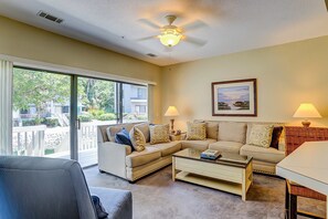 TV, offices - Dog-friendly island escape near the beach with pool, water view & WiFi (Hilton Head)