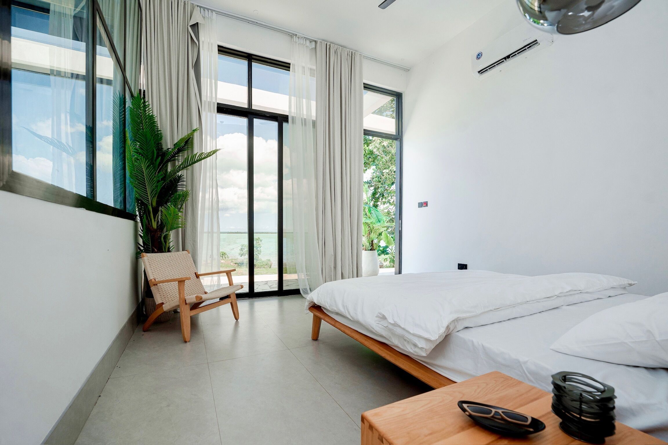 4 habitaciones, tabla de planchar con plancha, wifi y ropa de cama 