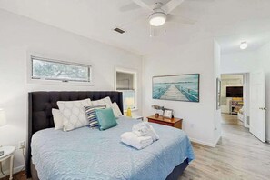 Desk, travel cot, WiFi, bed sheets - Dog & Snowbird-Friendly Gem - AC, WiFi & Boat Parking, Walk to Folly Field Beach (Hilton Head)