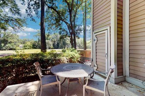 Outdoor dining - Golf Course-Adjacent Villa w/ Fast WiFi, Central A/C, Washer/Dryer, Shared Pool (Hilton Head)