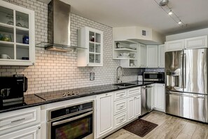 Fridge, microwave, oven, stovetop - Yacht Club Villas | Updated corner condo with marina view, shared pool & hot tub (Hilton Head)