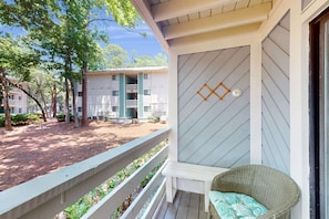 Property grounds - Redesigned Ground-Floor Villa with Pools, Hot Tub & Tennis | Steps to Sand (Hilton Head)