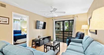 Redesigned Ground-Floor Villa with Pools, Hot Tub & Tennis | Steps to Sand