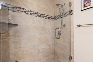 Shower, hair dryer, towels - Updated Harbour Town Hideaway with Pool & Balcony | Walk to Shops & Golf (Hilton Head)