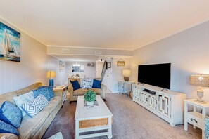 TV, DVD player, offices - Sunny Ocean Club Condo | Pool & Private Beach Access | Steps to Shore (Hilton Head)