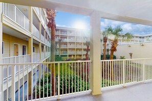 Property grounds - Beach-Themed Condo w/ Free WiFi, Central A/C, Shared Pool, & Tennis Courts (Hilton Head)