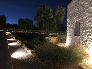 Property grounds - Villa LàMìa Donnagnora in Ostuni, heated pool and pets allowed (Ostuni)