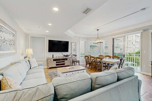 TV - Oceanfront condo with pools, hot tubs, WiFi, washer/dryer, & central A/C (Hilton Head)