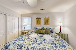 Iron/ironing board, WiFi - Ranch-style home with private pool with spa & golf course view - dog-friendly (Hilton Head)