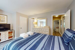 Iron/ironing board, WiFi, bed sheets - Snow Bird Friendly, ground-floor island gem with pool access - walk to beach (Hilton Head)