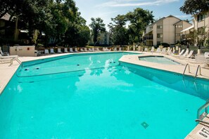 Pool - Snow Bird Friendly, ground-floor island gem with pool access - walk to beach (Hilton Head)
