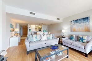 TV, DVD player, offices - Updated oceanfront villa with amazing views, balcony, pool access & W/D (Hilton Head)