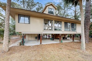 Exterior - Peaceful coastal escape on golf course w/ AC, & W/D - near trails & the beach (Edisto Beach)