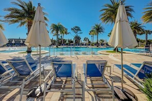 Pool - Modern condo with water views, central air-conditioning, shared pool, & hot tub (Hilton Head)