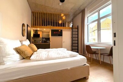 Villa Weitmar: The large urban studio