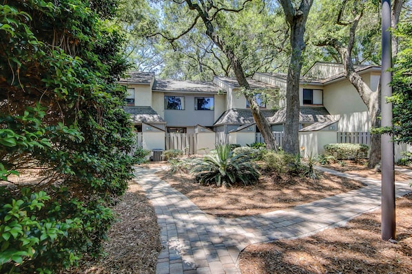 Exterior - Snowbird/dog-friendly villa with WiFi, 2 patios, & grill + pool/ beach access (Hilton Head)