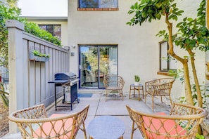 Terrace/patio - Snowbird/dog-friendly villa with WiFi, 2 patios, & grill + pool/ beach access (Hilton Head)
