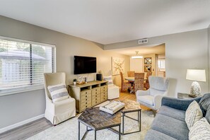 TV, DVD player, offices - Snowbird/dog-friendly villa with WiFi, 2 patios, & grill + pool/ beach access (Hilton Head)