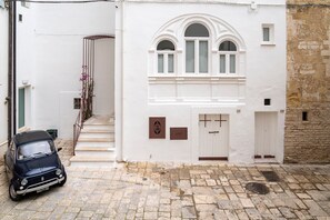 Exterior - Apartment 'Unit 1' with Private Terrace, Wi-Fi and Air Conditioning (Gioia del Colle)