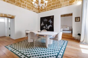 Dining - Apartment 'Unit 1' with Private Terrace, Wi-Fi and Air Conditioning (Gioia del Colle)