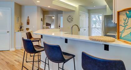 Renovated Island Escape with Shared Pools, Easy Beach Access, Fast WiFi & Patio