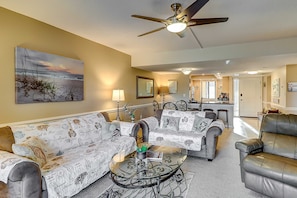 TV, DVD player, offices - Island Club retreat with pool, hot tub, beach access & balcony (Hilton Head)