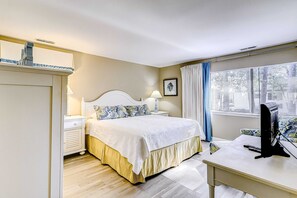 Een strijkplank/strijkijzer, wifi, beddengoed, rolstoeltoegankelijk