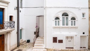 تفاصيل الفندق من الخارج