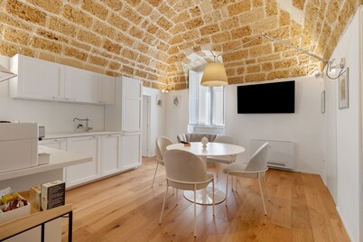 Suite apartment with jacuzzi