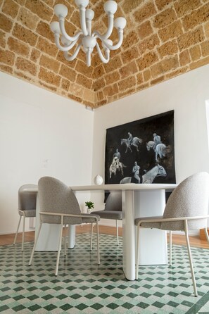 Dining - Apartment 'Unit 2' with Wi-Fi (Gioia del Colle)