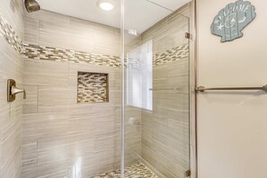 Shower, hair dryer, towels - Relaxing First-Floor Condo | Walk to Beach | Spacious Deck + Remote Work Setup (Hilton Head)